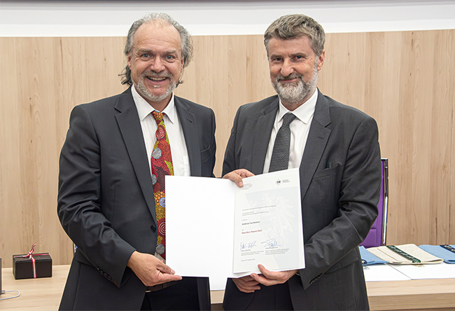 Andreas Farnleitner Danubius Award Andreas Farnleitner wird mit dem Danubius Award ausgezeichnet