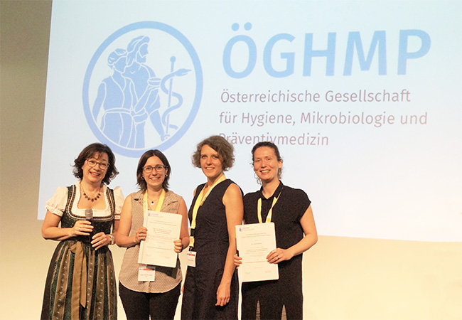 Österr. Mikrobiologiepreis 2018 Verleihung des Österr. Mikrobiologiepreises 2018 an  Dr. Silvia Cervero-Aragó und Mag. Barbara Schrammel